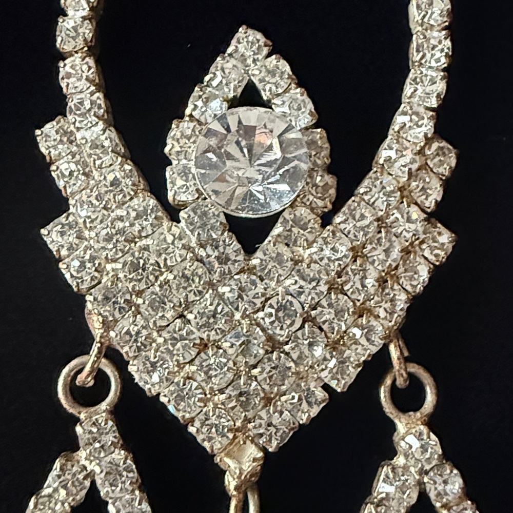 Long Rhinestone earrings. - Picture 4 of 4
